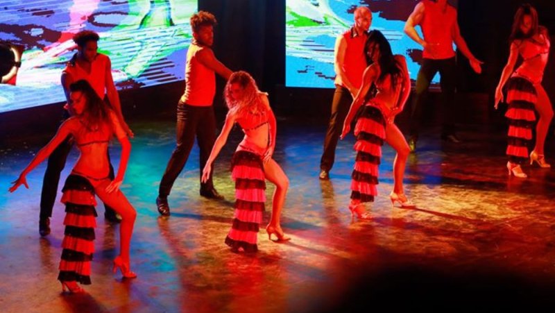 ВЕЧЕРНИ ШОУ ПРОГРАМИ В ДЮНИ РОЯЛ РИЗОРТ
