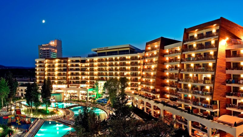 НОВА ГОДИНА 2026 В ГРАНД ХОТЕЛ ФЛАМИНГО КУРОРТ АЛБЕНА